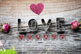 浪漫的LOVE电脑桌面设计源码